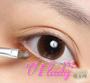 烟熏眼妆怎么化出清纯造型