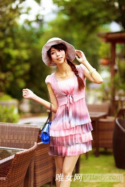 蛋糕裙要怎么穿好看可以显得更有女人味？