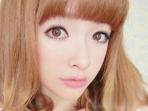 不用粉底和美瞳怎么化眼妆？