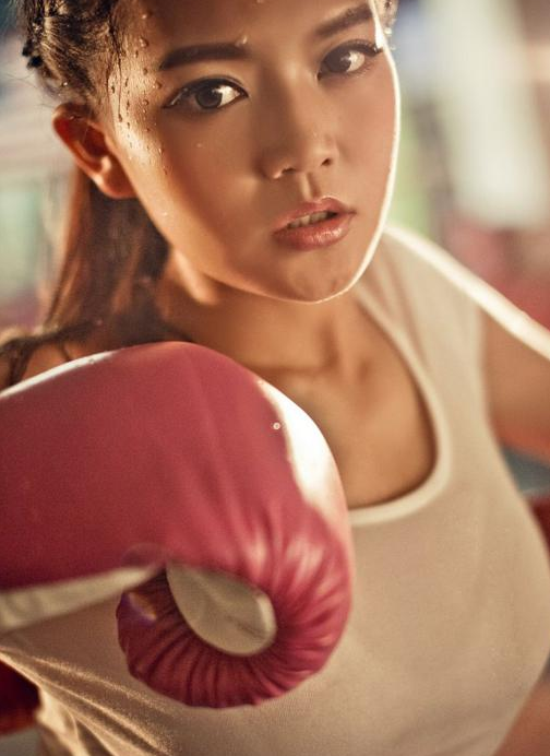 拳击美女主持周薇个人资料及相片写真集图片展示