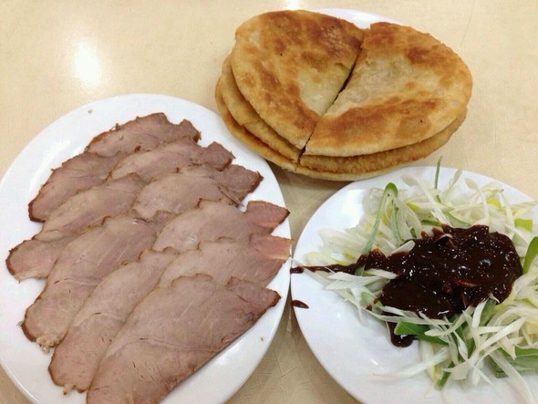 熏肉大饼是哪里的特色小吃?熏肉大饼图片