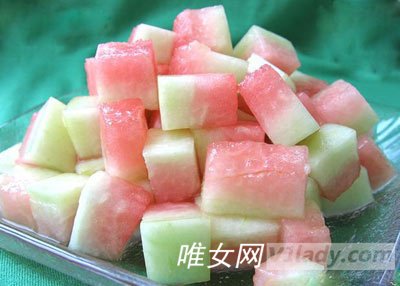 西瓜皮有哪些做法？怎么做比较好吃？